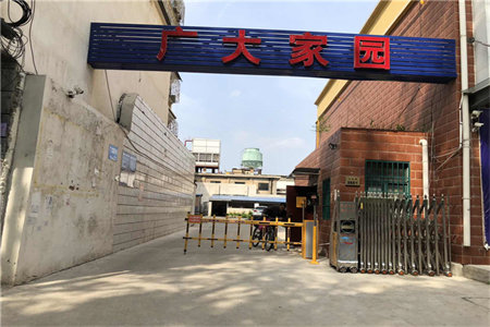 河畔豪庭3室2厅2卫120m2毛坯房